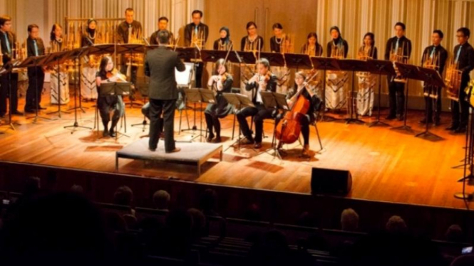 Pertunjukan angklung musik klasik di Kota Eindhoven Belanda