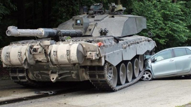 Sebuah tank hajar City Car