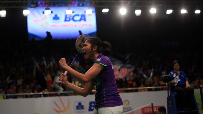 Pebulutangkis Indonesia Lindaweni Fanetri di Indonesia Open 2015