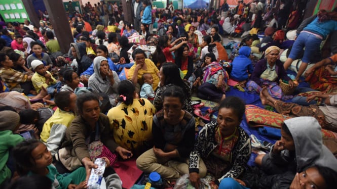 Ilustrasi aktivitas pengungsi Sinabung
