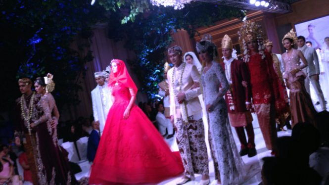 Koleksi busana pengantin di pameran 'Unveil Wedding'