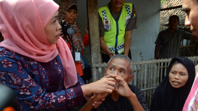 Menteri Sosial Khofifah Indar Parawansa di Kampung Tunagrahita