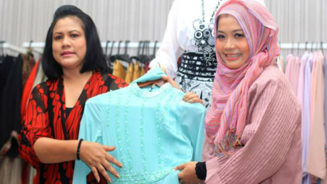Iriana Jokowi dan Desainer Tuty Adib