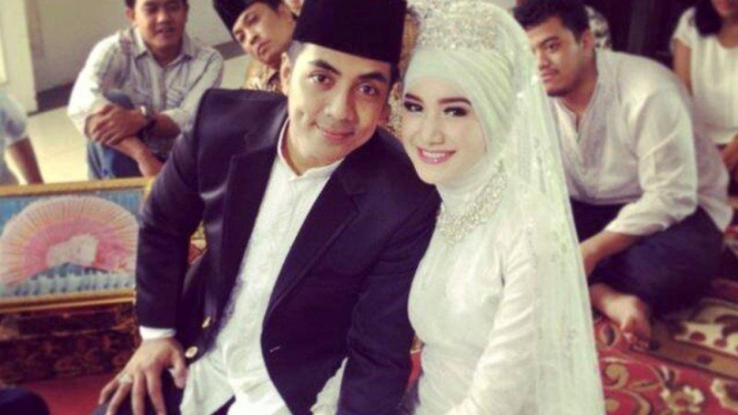 Riza Muhammad dan Istri