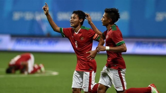 Pemain timnas Indonesia U-23, Evan Dimas, merayakan gol