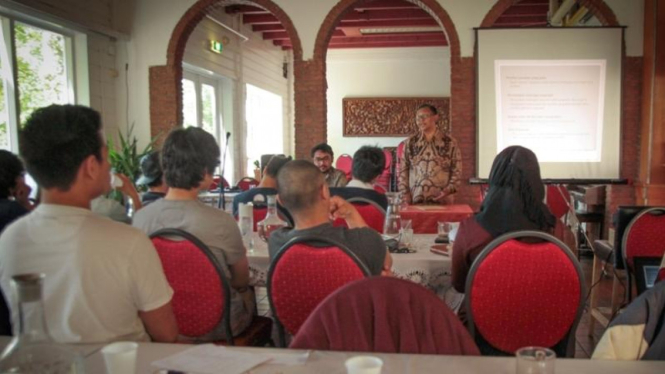 Mahasiswa Indonesia di Belanda mengikuti Latihan Kepemimpinan