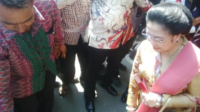 Megawati Soekarnoputri hadiri pernikahan Gibran dan Selvi.