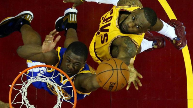 Golden Stae Warriors melawan Cleveland Cavaliers di NBA Finals