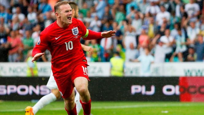 Kapten Timnas Inggris, Wayne Rooney usai mencetak gol