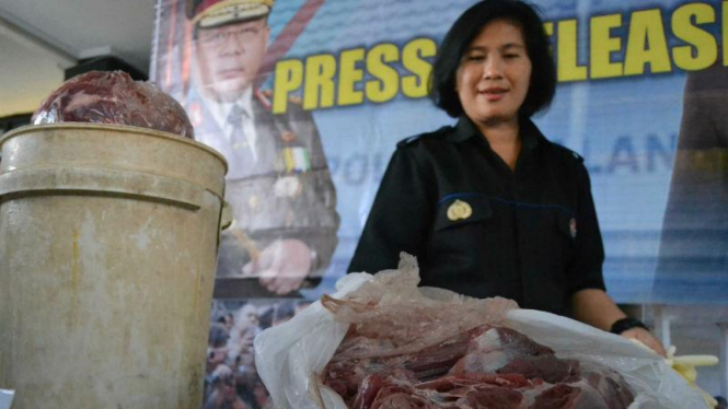 Suami-Istri Jual Daging Sapi Ternyata Daging Sapi di Malang