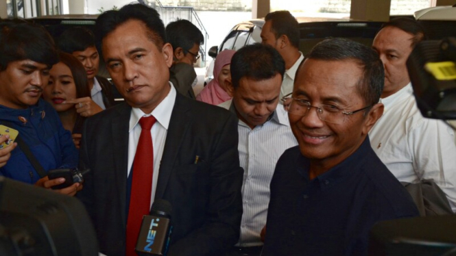 Dahlan Iskan (kanan) dan Yusril Ihza Mahendra.