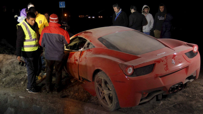 Begini Kondisi Ferrari Merah Milik Arturo Vidal Usai Kecelakaan