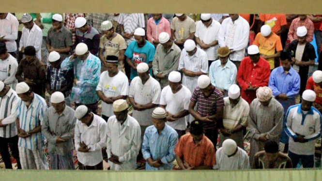 Tarwih pertama muslim Rohingya di Aceh, Indonesia