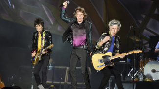 Akibat Rokok, Gitaris The Rolling Stones Derita Kanker Paru