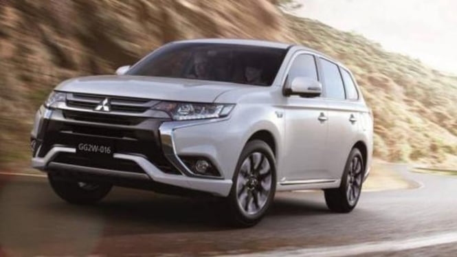 Outlander PHEV facelift 2016.