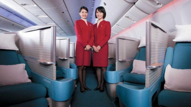 Awak kabin Cathay Pacific Airways. (Business Insider)