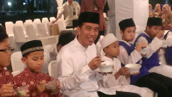 Presiden Jokowi berbuka bersama anak yatim