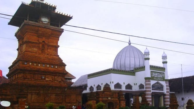  Masjid  Yang Dipengaruhi Budaya Hindu Gambar Islami