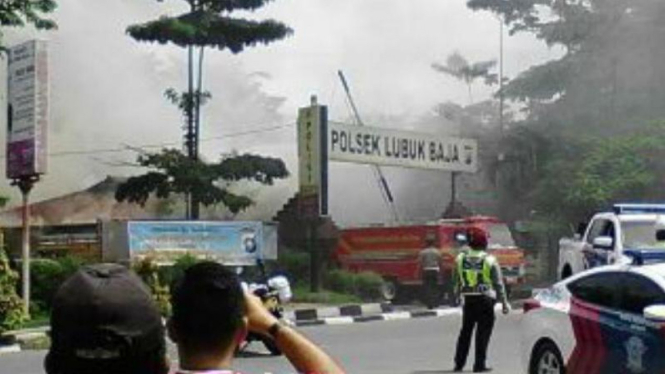 Kebakaran melanda kantor Mapolsek Lubukbaja, Batam