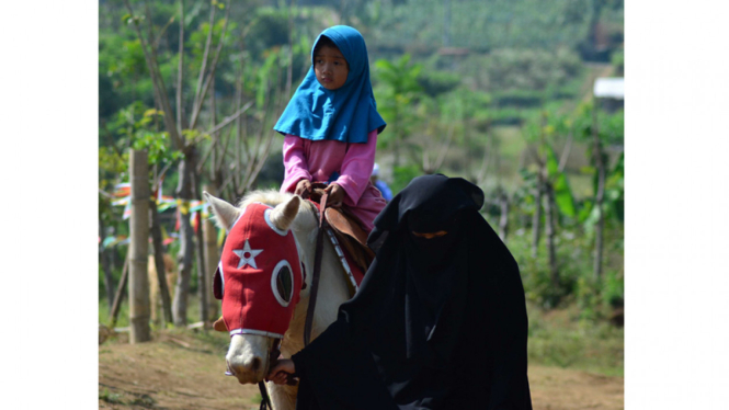 Gambar Wanita Bercadar Memanah Inspirasi Desain  Menarik