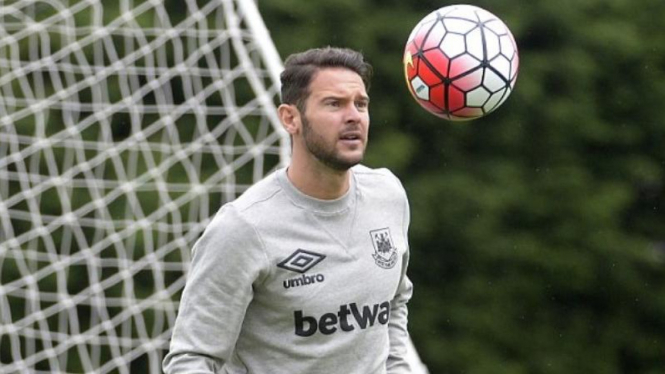 Pemain West Ham United, Matt Jarvis dengan Nike Ordem 3