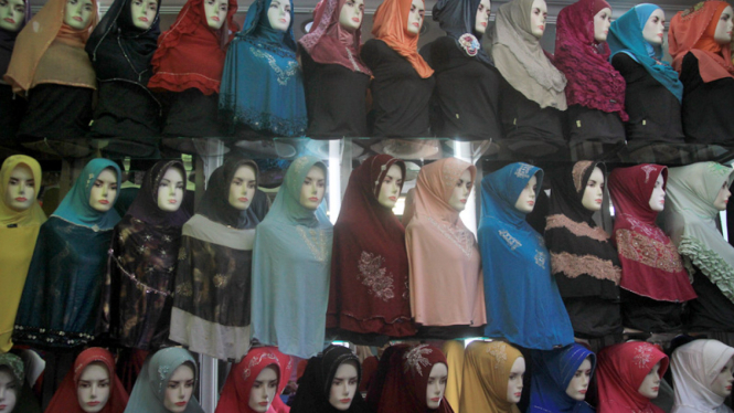 Berburu Kerudung Model Artis di Tanah Abang