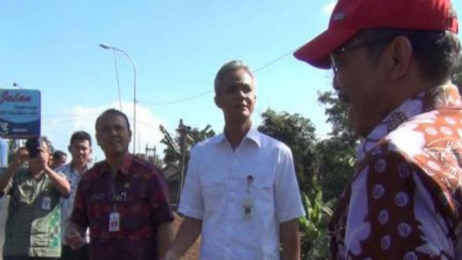 Jadi Tersangka Korupsi Bansos, Bawahan Gubernur Ganjar Kelimpungan