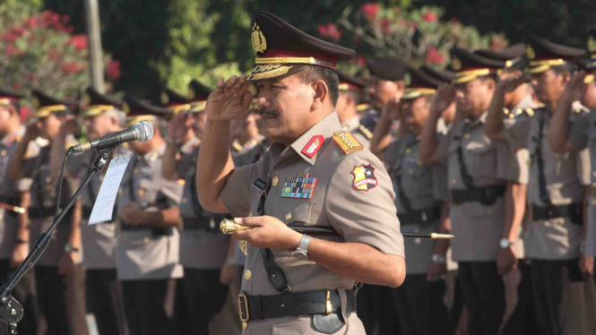 HUT Bayangkara, Kapolri Tabur Bunga di TMP Kalibata