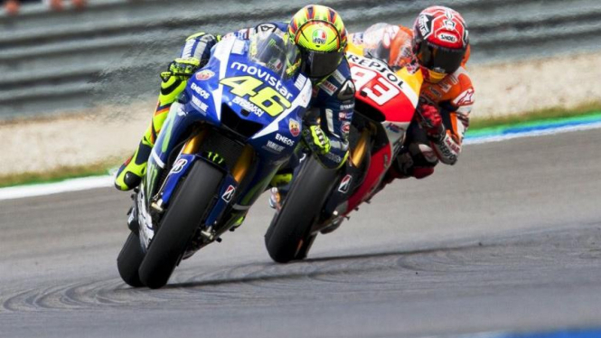 Pertarungan Valentino Rossi dan Marc Marquez di MotoGP Belanda