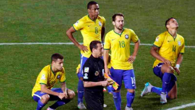 Reaksi pemain Brasil saat kalah dari Paraguay