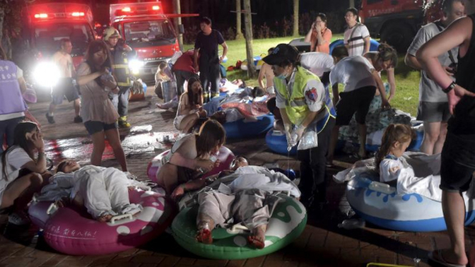 Korban terluka dalam insiden ledakan di water park Taiwan.