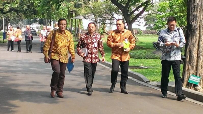 Para ekonomo dipanggil Presiden Jokowi ke Istana Negara.