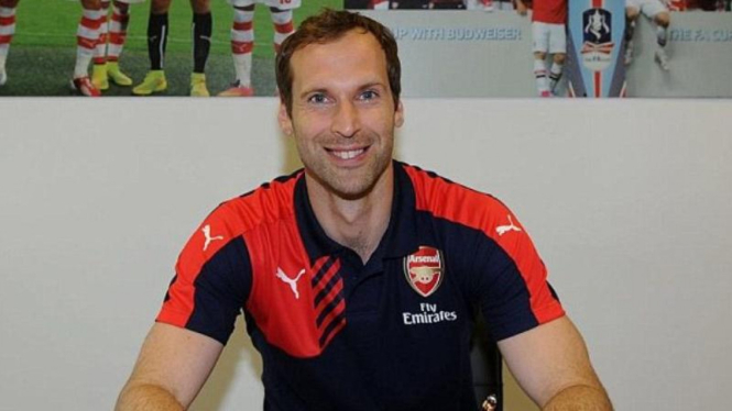 Penjaga Gawang Arsenal, Petr Cech