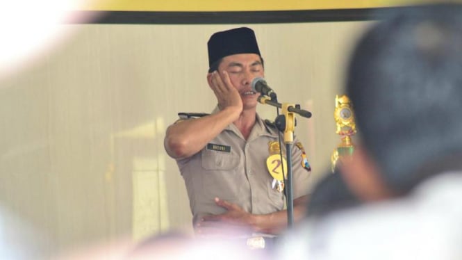 Polisi azan