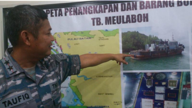 Kapal pengangkut perompak kapal berbendera Malaysia