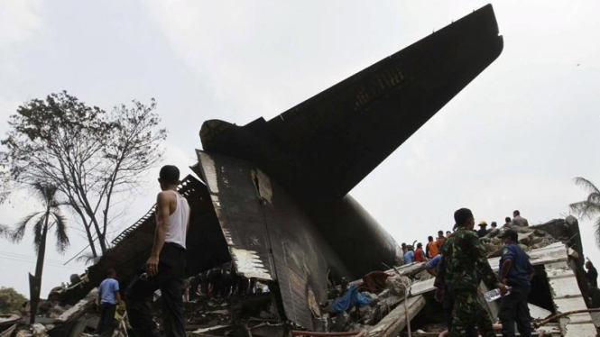 Jatuhnya pesawat Hercules di Medan.