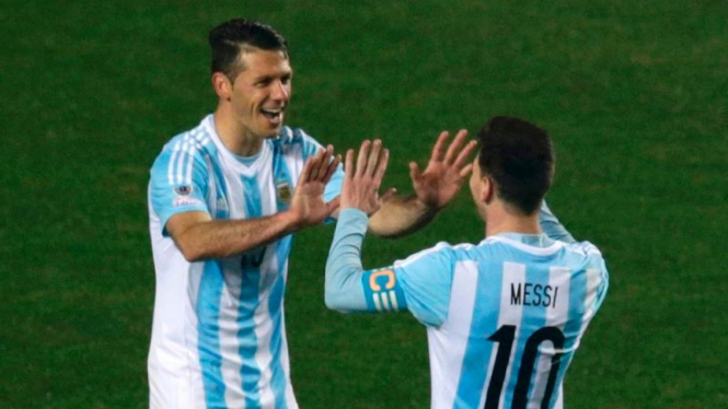 Pemain Argentina, Lionel Messi dan Martin Demichelis