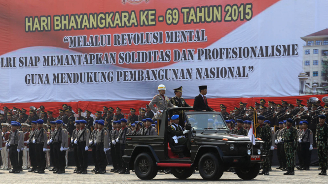 Presiden Jokowi Pimpin Upacara HUT Bhayangkara ke 69