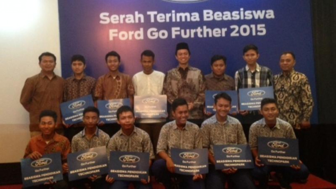 Serah terima beasiswa dari Ford