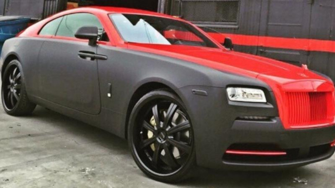 Rolls-Royce milik Chris Brown.