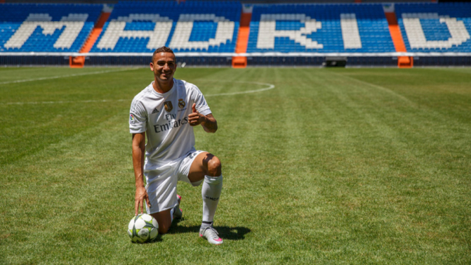 danilo pemain baru real madrid diperkenalkan ke fans