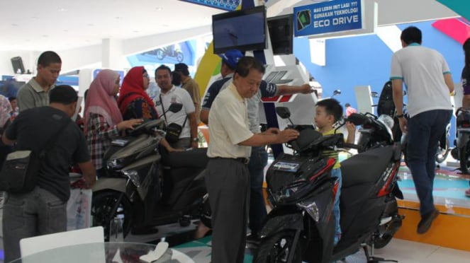 Booth Yamaha di Pekan Raya Jakarta Kemayoran 2015.