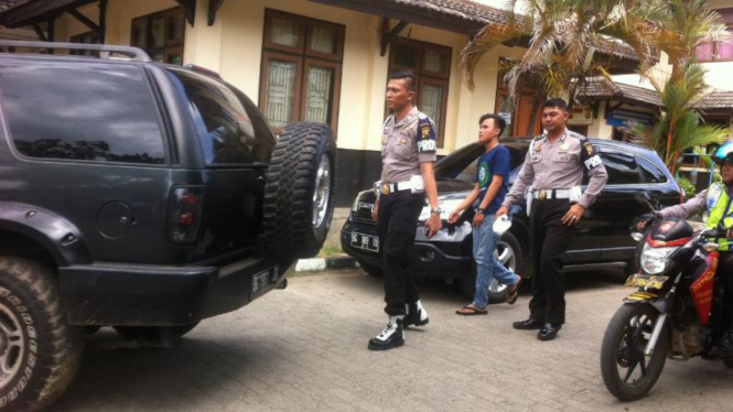 Anggota polisi Palembang diamankan