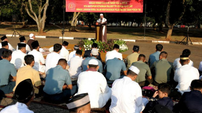 Salat Ied di Mabes TNI Cilangkap, 17 Juli 2015.