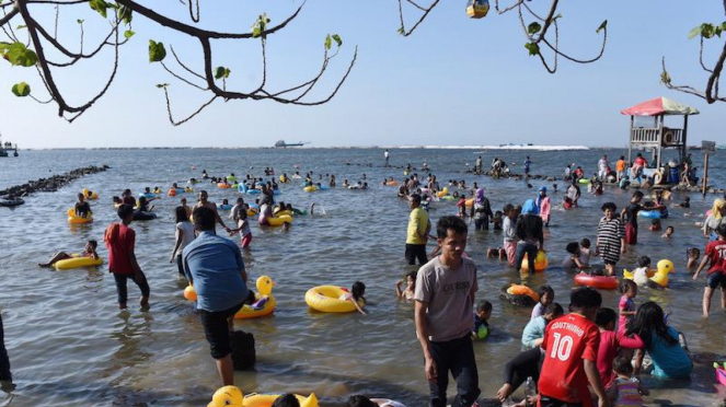 Suasana Lebaran di Pantai Ancol (Ilustrasi)