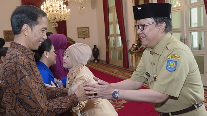 Presiden Jokowi dan Mendagri Tjahjo Kumolo.