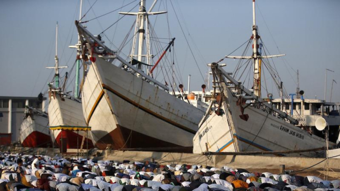 Kapal Phinisi Pelabuhan Sunda Kelapa Shalat Salat Ied