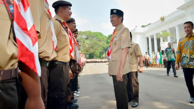 Presiden Joko Widodo berseragam baju Pramuka
