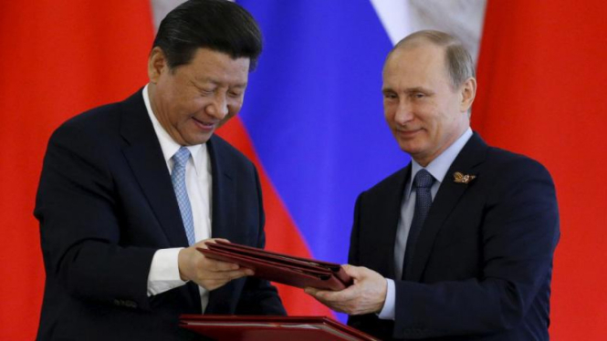 Presiden China Xi Jinping dan Presiden Rusia Vladimir Putin