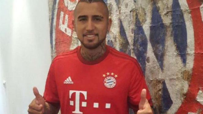 Arturo Vidal berkostum Bayern Munich